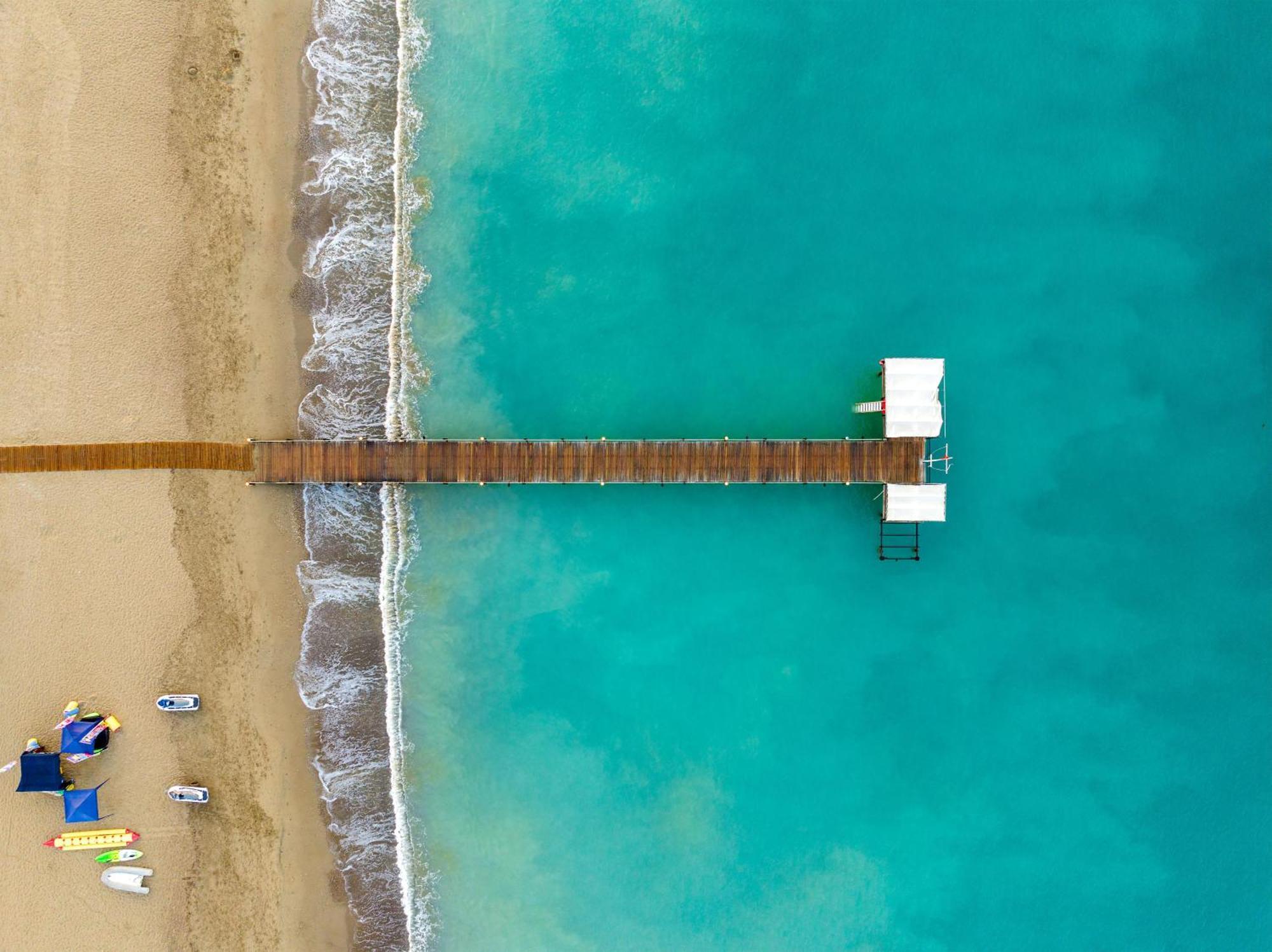 อควาเวิลด์ เบเล็ก Hotel อันตัลยา ภายนอก รูปภาพ Aerial view of the beach