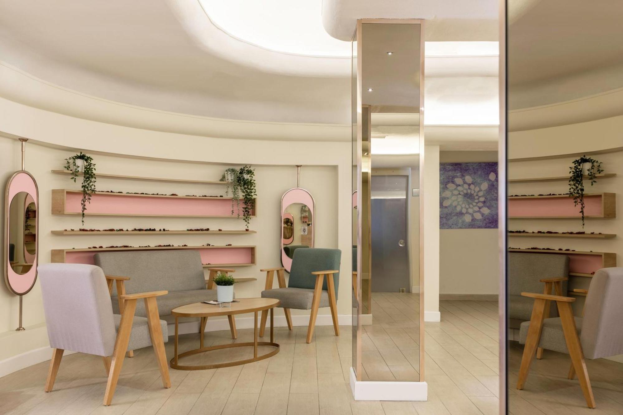 อควาเวิลด์ เบเล็ก Hotel อันตัลยา ภายนอก รูปภาพ The interior of the new building
