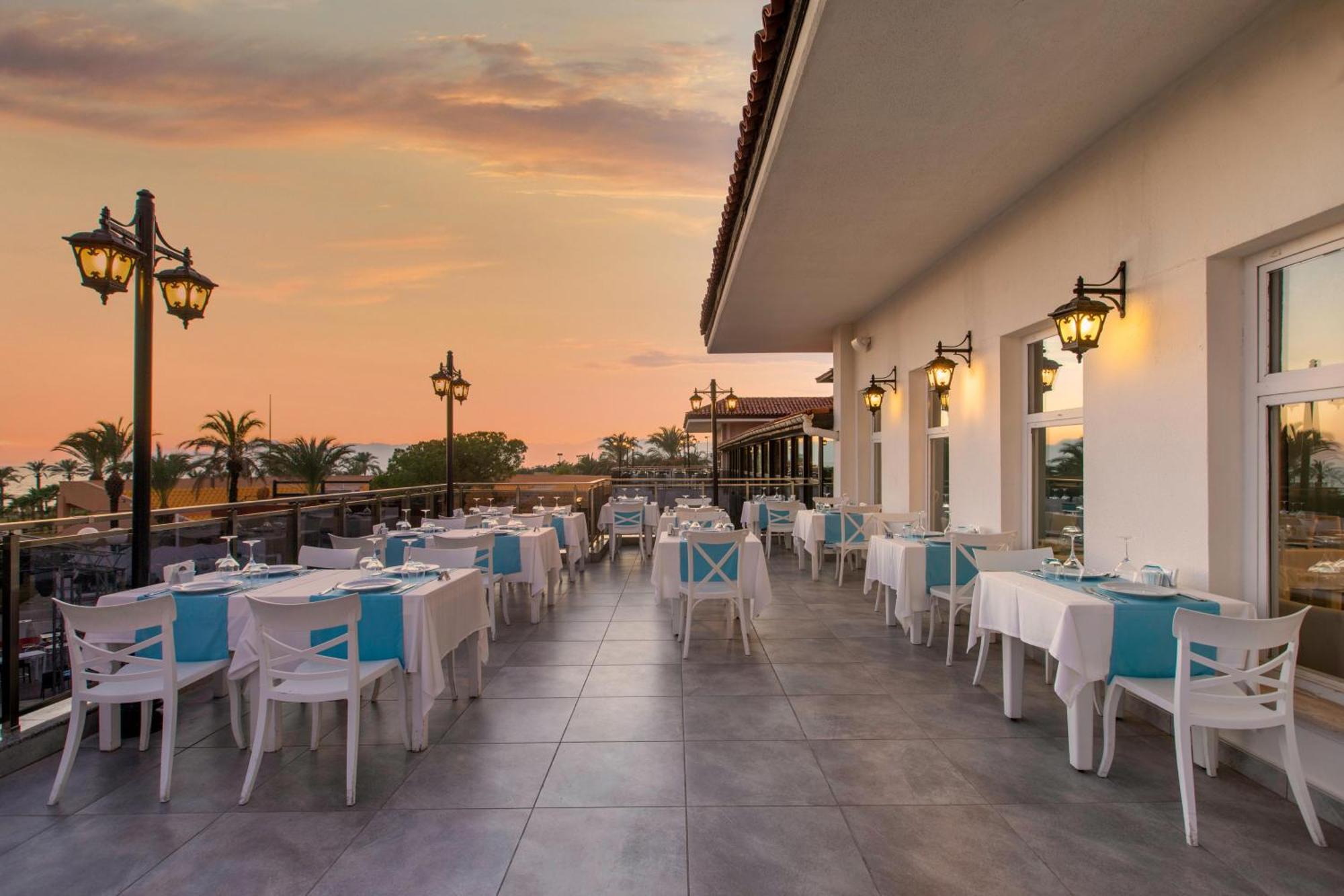 อควาเวิลด์ เบเล็ก Hotel อันตัลยา ภายนอก รูปภาพ The restaurant