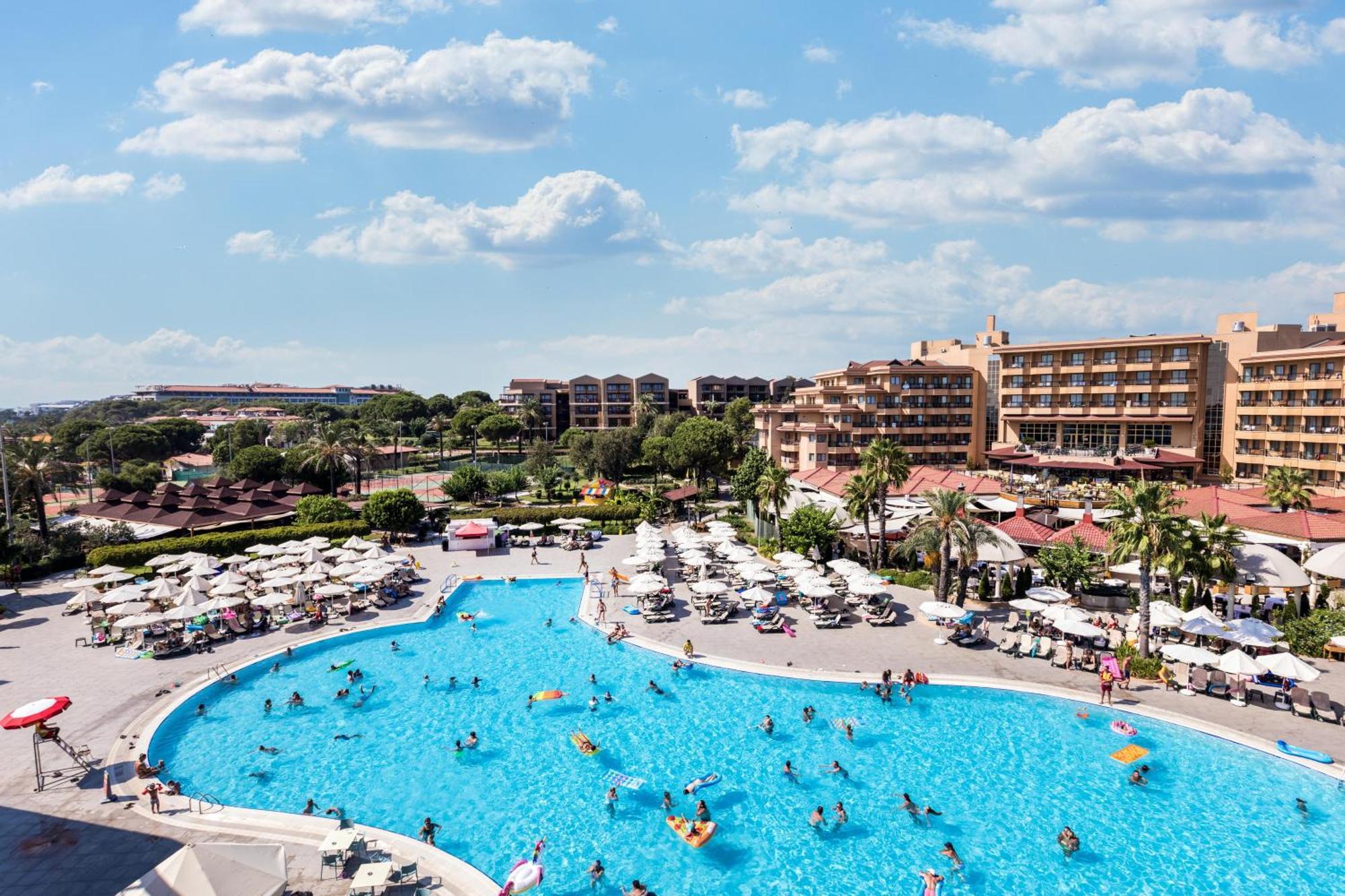 อควาเวิลด์ เบเล็ก Hotel อันตัลยา ภายนอก รูปภาพ Nissi Beach Hotel